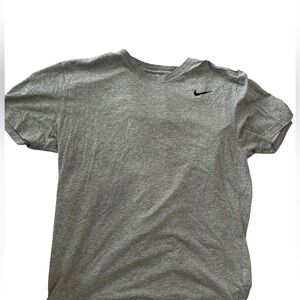 Nike Heather Gray Dri-Fit Short Sleeve Tee Size Medium